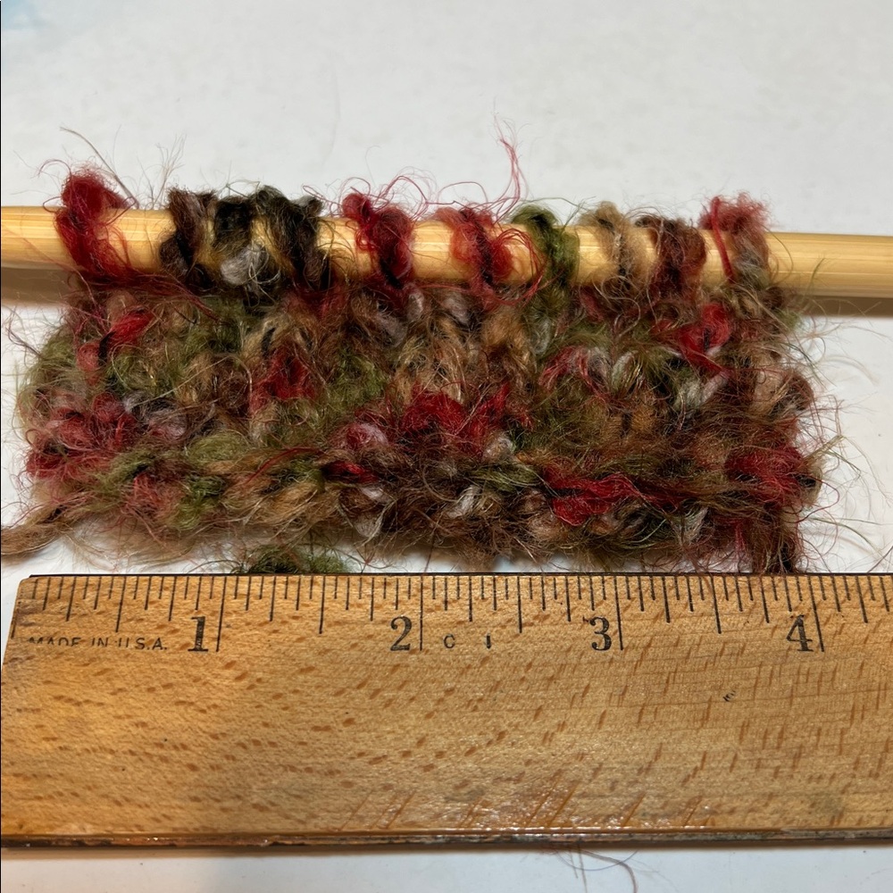 Siam yarn, made in Italy, wool blend novelty yarn, 2.5 sts./1” fun & interesting - Picture 4 of 7